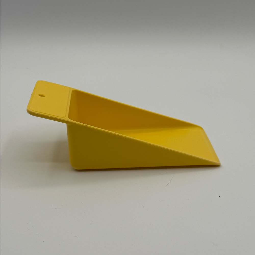 Vintage Tupperware Yellow Scoop Measuring Utility Scoop Hanging Handle Retro